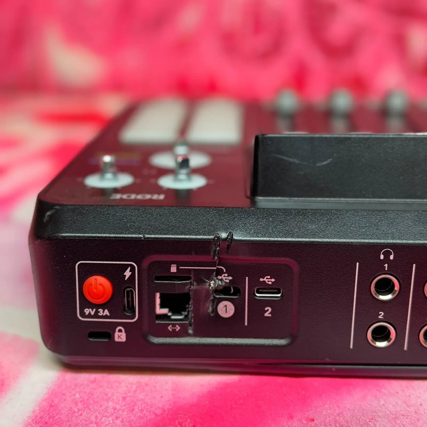 RodeCaster Duo Integrated Audio Production Studio, Broken Screen and Ports
