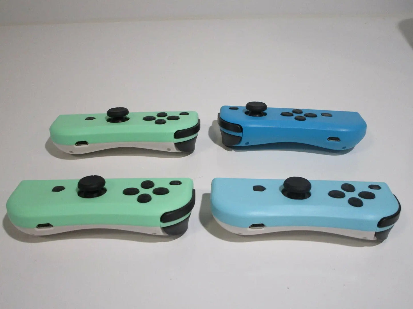 Lot of 4 Joy-Con Controllers for Nintendo Switch, Left and Right, Parts