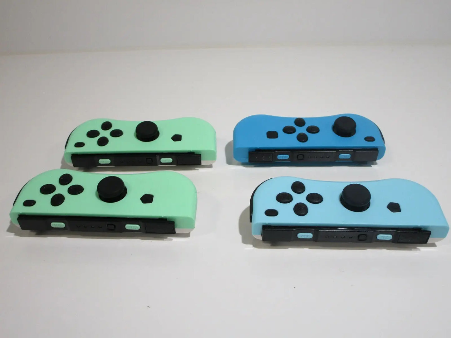 Lot of 4 Joy-Con Controllers for Nintendo Switch, Left and Right, Parts