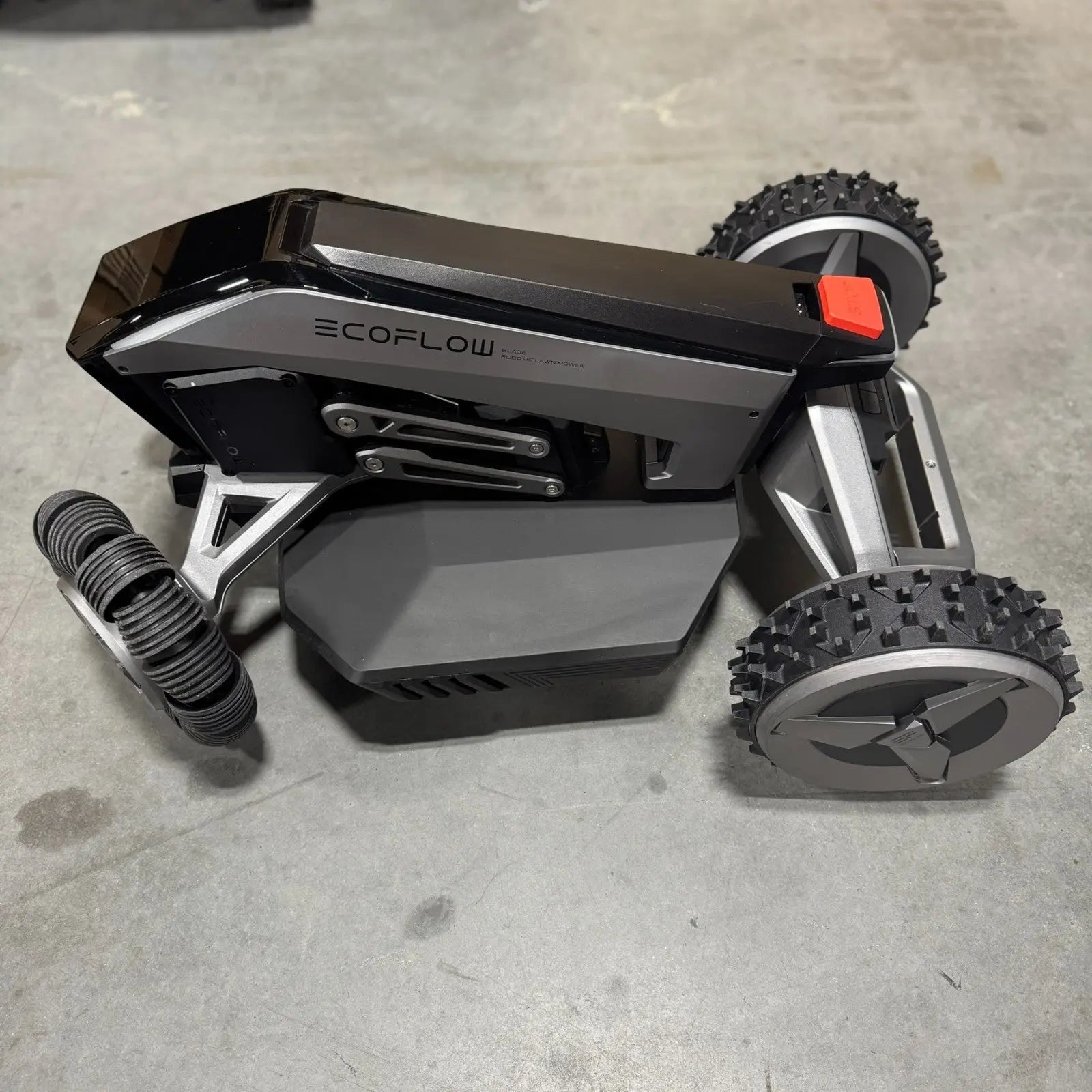 EcoFlow Blade Robotic Lawn Mower EFH100, No Power, For Parts