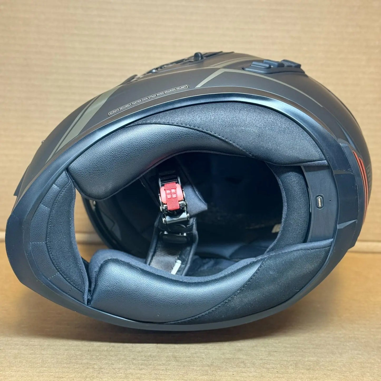 Sena Stryker Bluetooth Motorcycle Helmet, Matte Black, Large, Scratched Visor