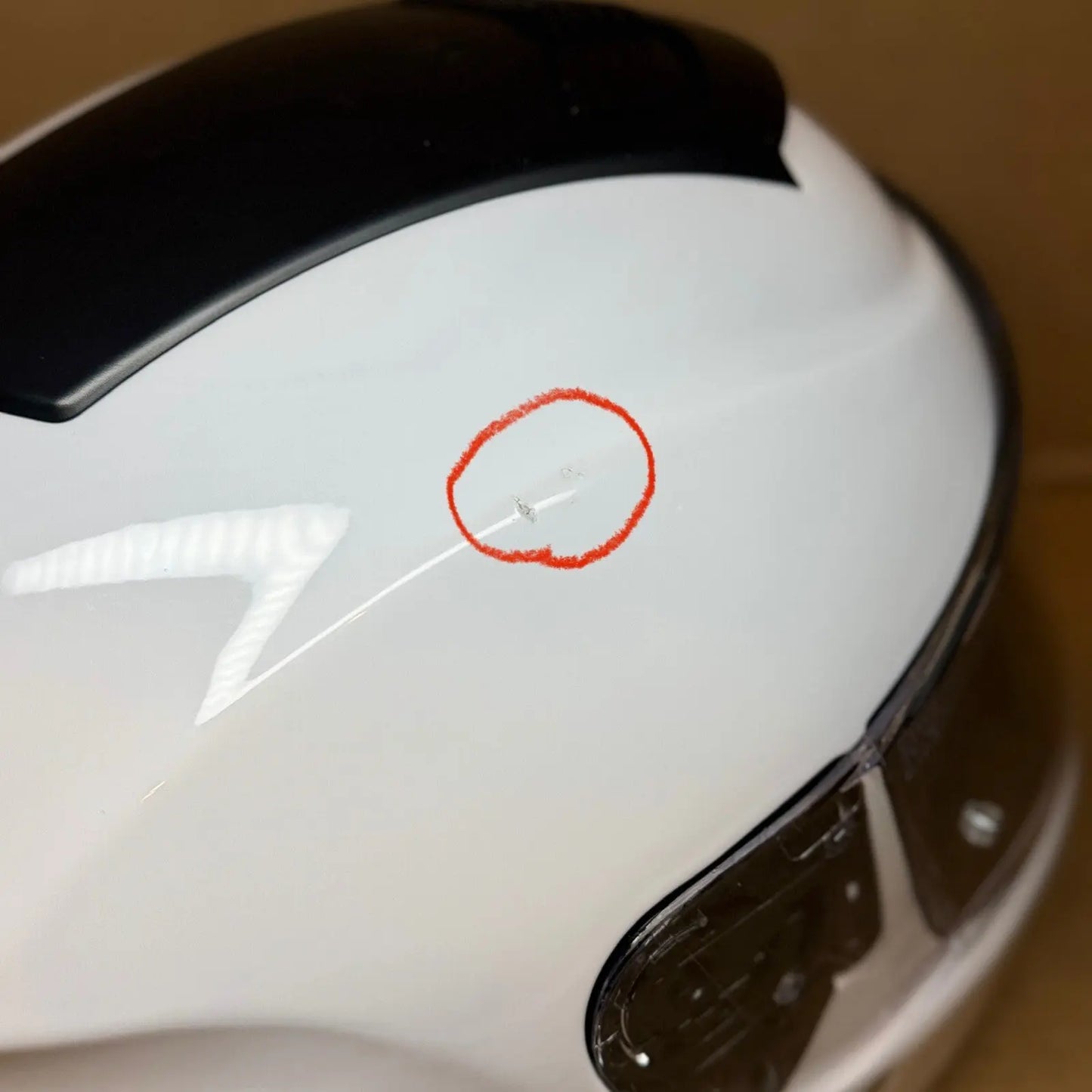 Sena Momentum Bluetooth Motorcycle Helmet, Glossy White, Medium, Scratched