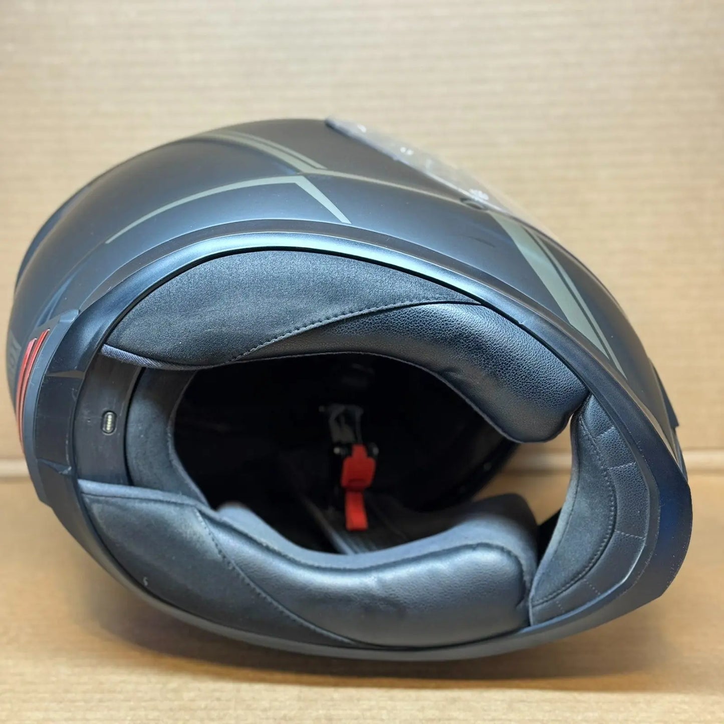 Sena Stryker Bluetooth Motorcycle Helmet, Matte Black, Medium, Scratched Visor